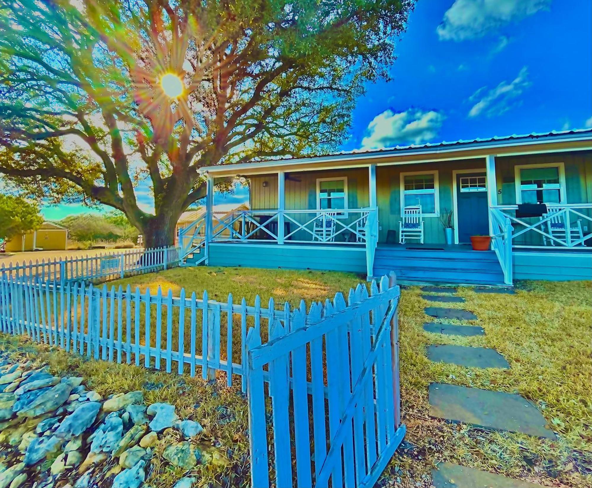 Hotel The Alexander At Creek Road Dripping Springs Exterior foto