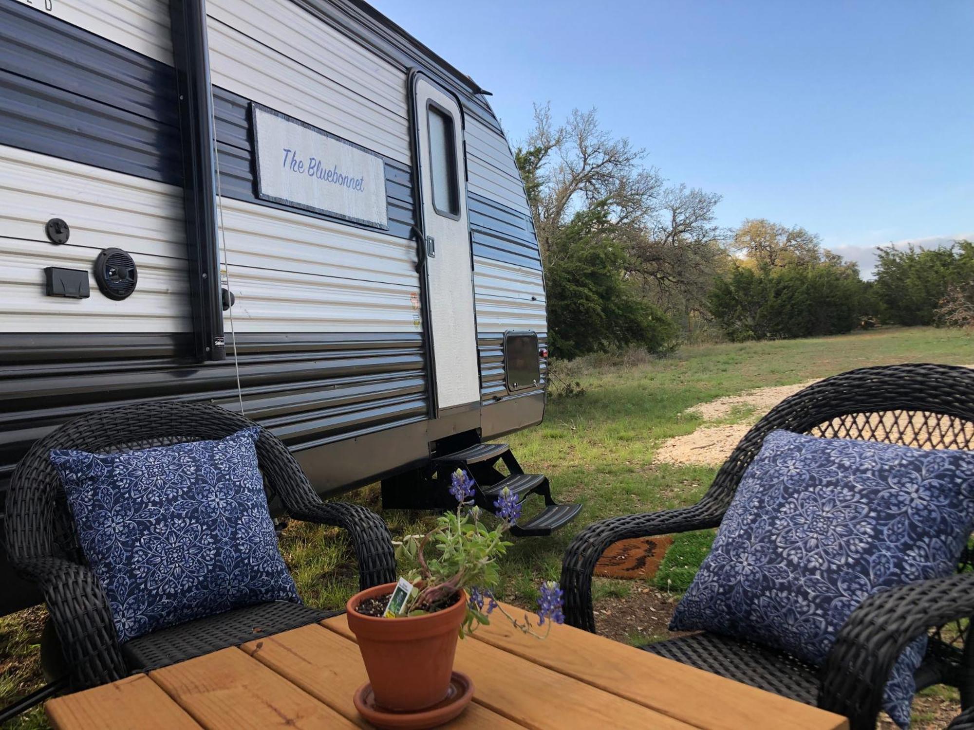 Hotel The Alexander At Creek Road Dripping Springs Exterior foto