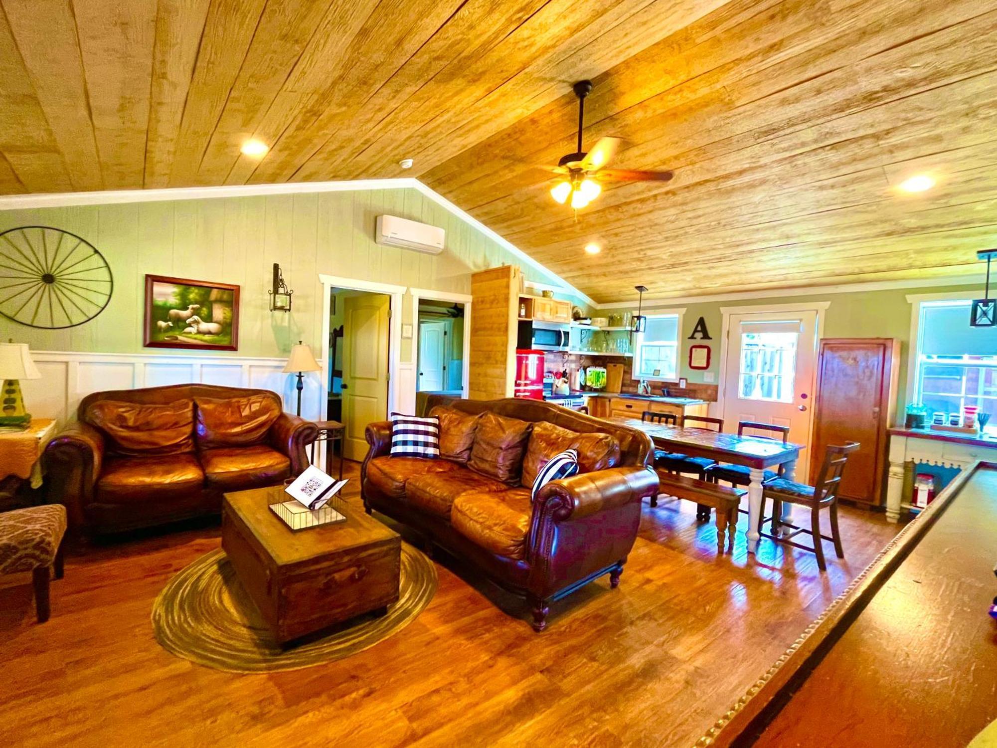Hotel The Alexander At Creek Road Dripping Springs Exterior foto